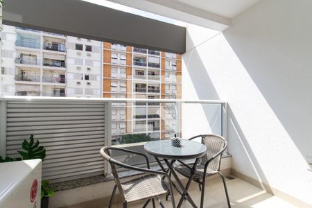 varanda de apartamento à venda com 1 quarto, 42m² em Vila Itapura, Campinas