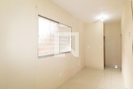 Sala de casa de condomínio para alugar com 2 quartos, 40m² em Inhoaíba, Rio de Janeiro