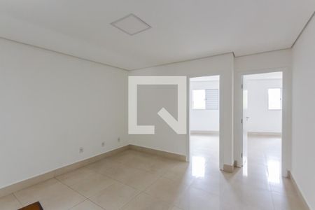 Sala de apartamento à venda com 2 quartos, 60m² em Santa Terezinha, Santo André