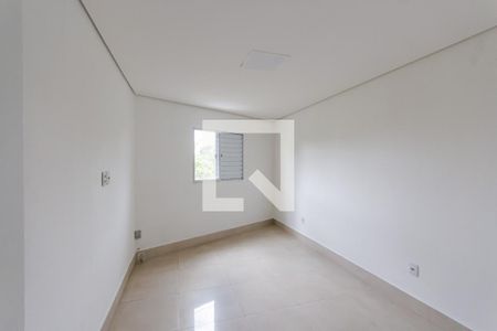 Quarto 2 de apartamento à venda com 2 quartos, 60m² em Santa Terezinha, Santo André