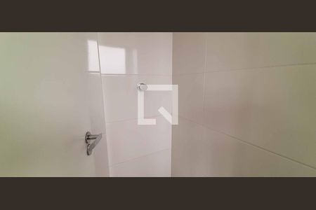 Apartamento à venda com 82m², 2 quartos e 2 vagas Apartamento à venda com 82m², 2 quartos e 2 vagasBanheiro da Suíte