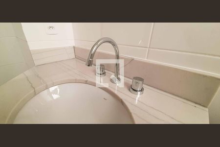 Apartamento à venda com 82m², 2 quartos e 2 vagas Apartamento à venda com 82m², 2 quartos e 2 vagasBanheiro da Suíte