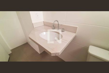 Apartamento à venda com 82m², 2 quartos e 2 vagas Apartamento à venda com 82m², 2 quartos e 2 vagasBanheiro da Suíte