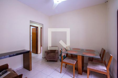 Sala de casa de condomínio para alugar com 3 quartos, 120m² em Santana, Niterói