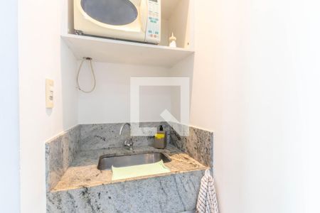 Cozinha de apartamento à venda com 1 quarto, 45m² em Estoril, Belo Horizonte