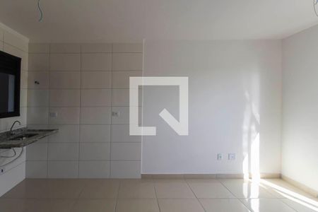 Sala/Cozinha de apartamento para alugar com 1 quarto, 32m² em Vila Miami, São Paulo