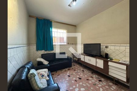 Casa à venda com 4 quartos, 269m² em Carlos Prates, Belo Horizonte