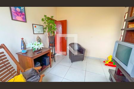 Sala de casa à venda com 4 quartos, 160m² em Carlos Prates, Belo Horizonte