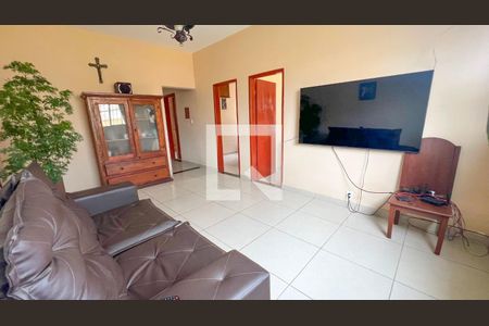 Sala de casa à venda com 4 quartos, 160m² em Carlos Prates, Belo Horizonte