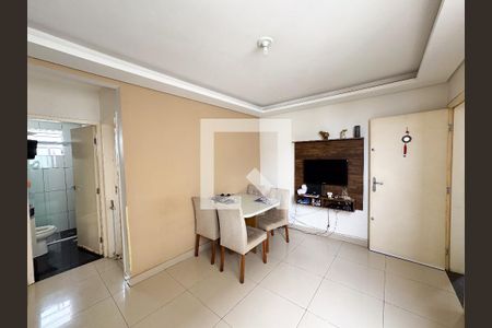 Sala de apartamento para alugar com 2 quartos, 48m² em Califórnia, Belo Horizonte