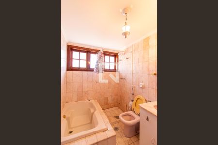 Casa de condomínio para alugar com 454m², 8 quartos e 6 vagas Casa de condomínio para alugar com 454m², 8 quartos e 6 vagasBanheiro da Suíte 1