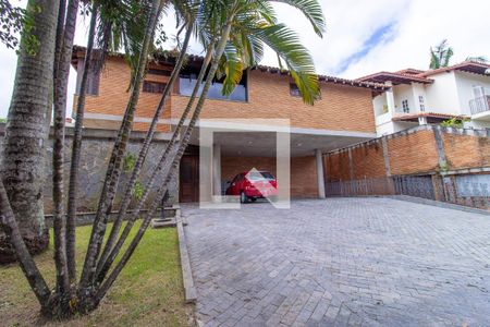 Casa de condomínio para alugar com 454m², 8 quartos e 6 vagas Casa de condomínio para alugar com 454m², 8 quartos e 6 vagasFachada do imóvel