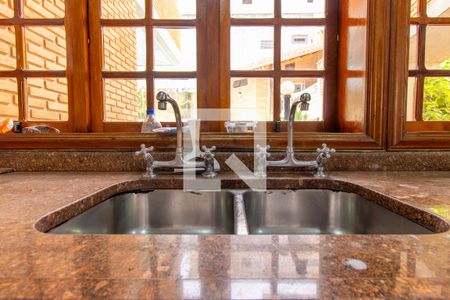 Casa de condomínio para alugar com 454m², 8 quartos e 6 vagas Casa de condomínio para alugar com 454m², 8 quartos e 6 vagasCozinha - Torneira