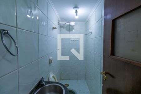 Casa de condomínio para alugar com 454m², 8 quartos e 6 vagas Casa de condomínio para alugar com 454m², 8 quartos e 6 vagasBanheiro de serviço