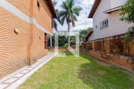 Casa de condomínio para alugar com 454m², 8 quartos e 6 vagas Casa de condomínio para alugar com 454m², 8 quartos e 6 vagasÁrea externa