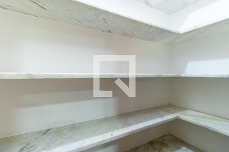 Casa de condomínio para alugar com 454m², 8 quartos e 6 vagas Casa de condomínio para alugar com 454m², 8 quartos e 6 vagasDispensa