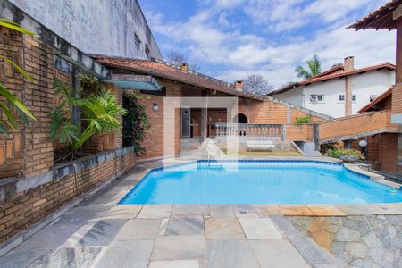 Casa de condomínio para alugar com 454m², 8 quartos e 6 vagas Casa de condomínio para alugar com 454m², 8 quartos e 6 vagasÁrea externa - Piscina