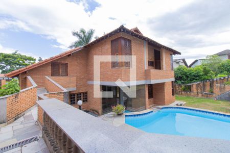 Casa de condomínio para alugar com 454m², 8 quartos e 6 vagas Casa de condomínio para alugar com 454m², 8 quartos e 6 vagasÁrea externa