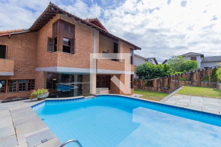 Casa de condomínio para alugar com 454m², 8 quartos e 6 vagas Casa de condomínio para alugar com 454m², 8 quartos e 6 vagasÁrea externa - Piscina