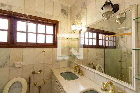 Casa de condomínio para alugar com 454m², 8 quartos e 6 vagas Casa de condomínio para alugar com 454m², 8 quartos e 6 vagasBanheiro da Suíte 2