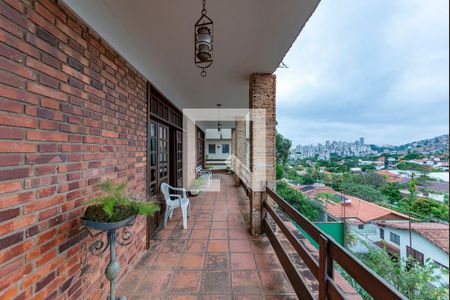 Varanda de casa à venda com 4 quartos, 450m² em São Bento, Belo Horizonte