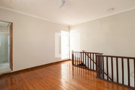 Sala do piso superior de casa à venda com 2 quartos, 80m² em Vila Lais, São Paulo