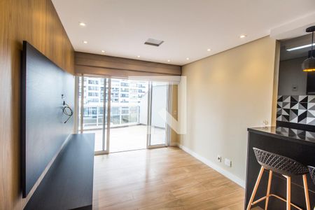 Sala de TV de apartamento para alugar com 1 quarto, 67m² em Melville Empresarial Ii, Barueri