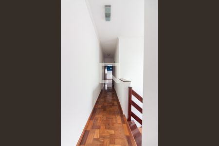 Corredor de casa à venda com 3 quartos, 230m² em Vila Campesina, Osasco