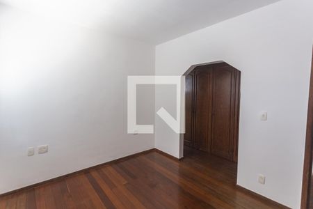 Suíte de apartamento para alugar com 3 quartos, 140m² em Santo Antônio, Belo Horizonte