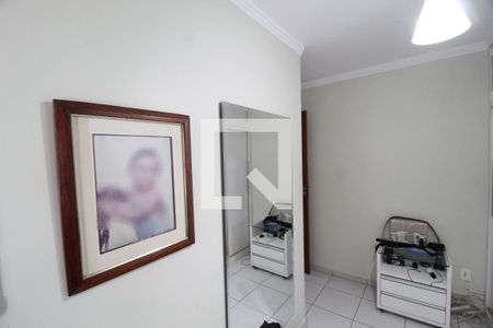 Quarto 1 de apartamento para alugar com 2 quartos, 70m² em Santa Mônica, Uberlândia