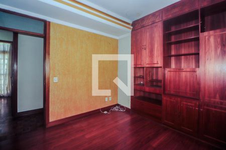 Casa para alugar com 360m², 5 quartos e 6 vagas Casa para alugar com 360m², 5 quartos e 6 vagasSuíte 1