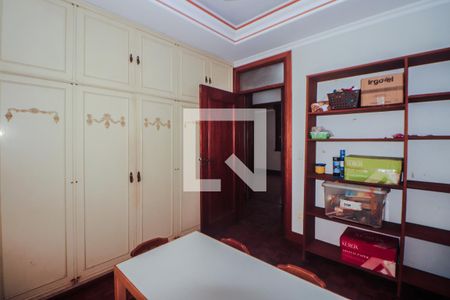 Casa para alugar com 360m², 5 quartos e 6 vagas Casa para alugar com 360m², 5 quartos e 6 vagasSuíte 2