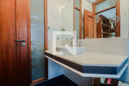 Casa para alugar com 360m², 5 quartos e 6 vagas Casa para alugar com 360m², 5 quartos e 6 vagasBanheiro da Suíte 2