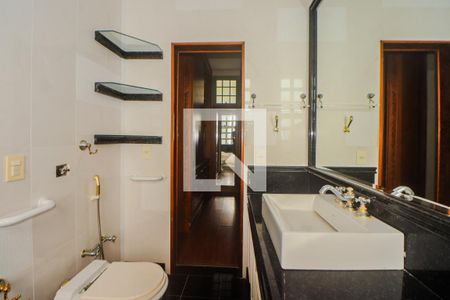 Casa para alugar com 360m², 5 quartos e 6 vagas Casa para alugar com 360m², 5 quartos e 6 vagasBanheiro da Suíte 4