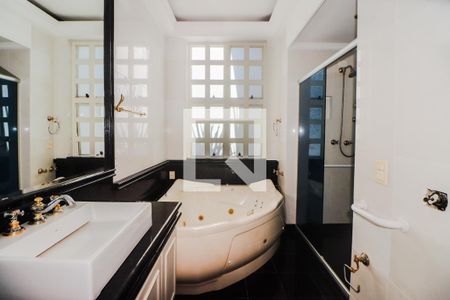 Casa para alugar com 360m², 5 quartos e 6 vagas Casa para alugar com 360m², 5 quartos e 6 vagasBanheiro da Suíte 4