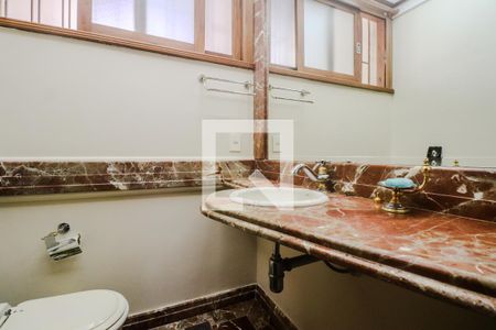 Lavabo de casa para alugar com 5 quartos, 360m² em Três Figueiras, Porto Alegre