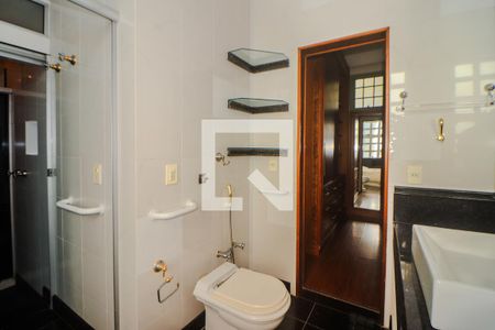 Casa para alugar com 360m², 5 quartos e 6 vagas Casa para alugar com 360m², 5 quartos e 6 vagasBanheiro da Suíte 4