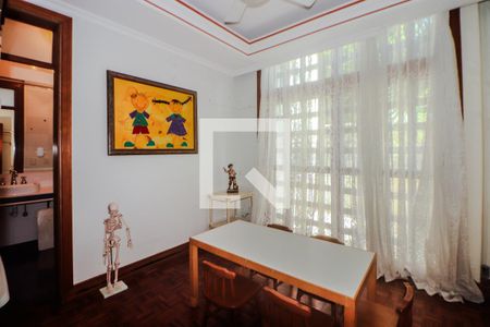 Casa para alugar com 360m², 5 quartos e 6 vagas Casa para alugar com 360m², 5 quartos e 6 vagasSuíte 2