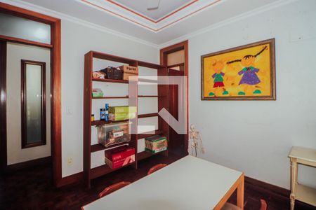 Casa para alugar com 360m², 5 quartos e 6 vagas Casa para alugar com 360m², 5 quartos e 6 vagasSuíte 2