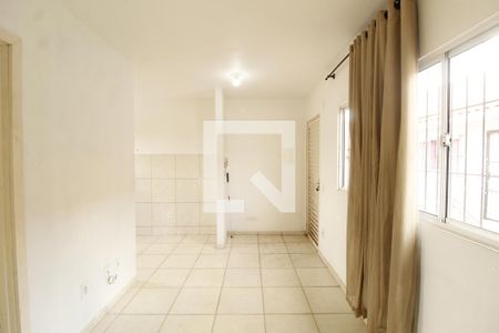 Sala de apartamento para alugar com 2 quartos, 42m² em Maria Regina, Alvorada