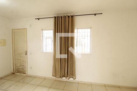 Sala de apartamento para alugar com 2 quartos, 42m² em Maria Regina, Alvorada