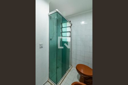 Banheiro de apartamento à venda com 1 quarto, 43m² em Teresópolis, Porto Alegre