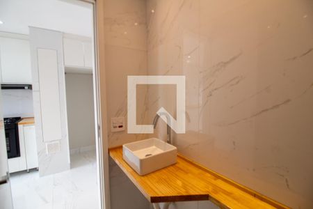 Banheiro de apartamento para alugar com 1 quarto, 25m² em Santo Amaro, São Paulo