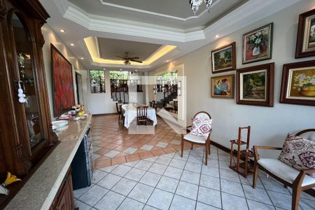 Sala de casa à venda com 5 quartos, 628m² em Jardim Guanabara, Rio de Janeiro