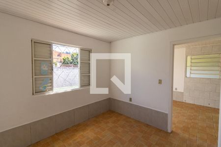 Quarto 1 de casa para alugar com 2 quartos, 75m² em Medianeira, Porto Alegre