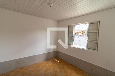 Quarto 1 de casa para alugar com 2 quartos, 75m² em Medianeira, Porto Alegre