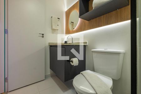 Banheiro de kitnet/studio à venda com 1 quarto, 24m² em Pinheiros, São Paulo