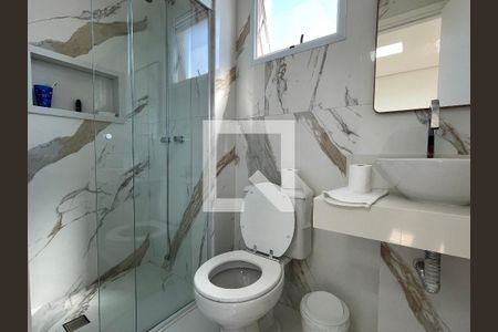 Apartamento à venda com 190m², 3 quartos e 3 vagas Apartamento à venda com 190m², 3 quartos e 3 vagasBanheiro da Suíte 2