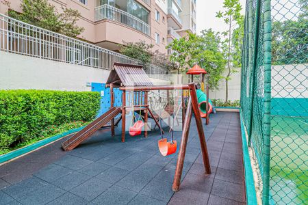 Apartamento à venda com 190m², 3 quartos e 3 vagas Apartamento à venda com 190m², 3 quartos e 3 vagasÁrea comum - Playground