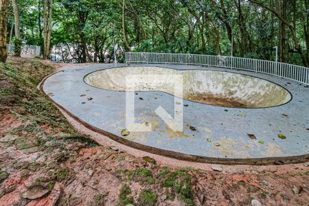 Apartamento à venda com 190m², 3 quartos e 3 vagas Apartamento à venda com 190m², 3 quartos e 3 vagasPista de skate